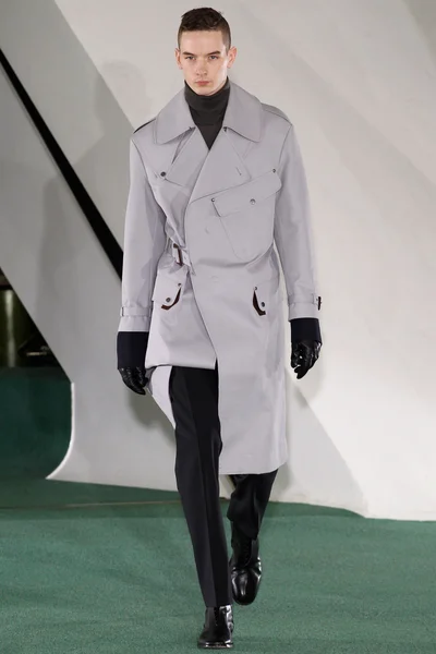 Look 15